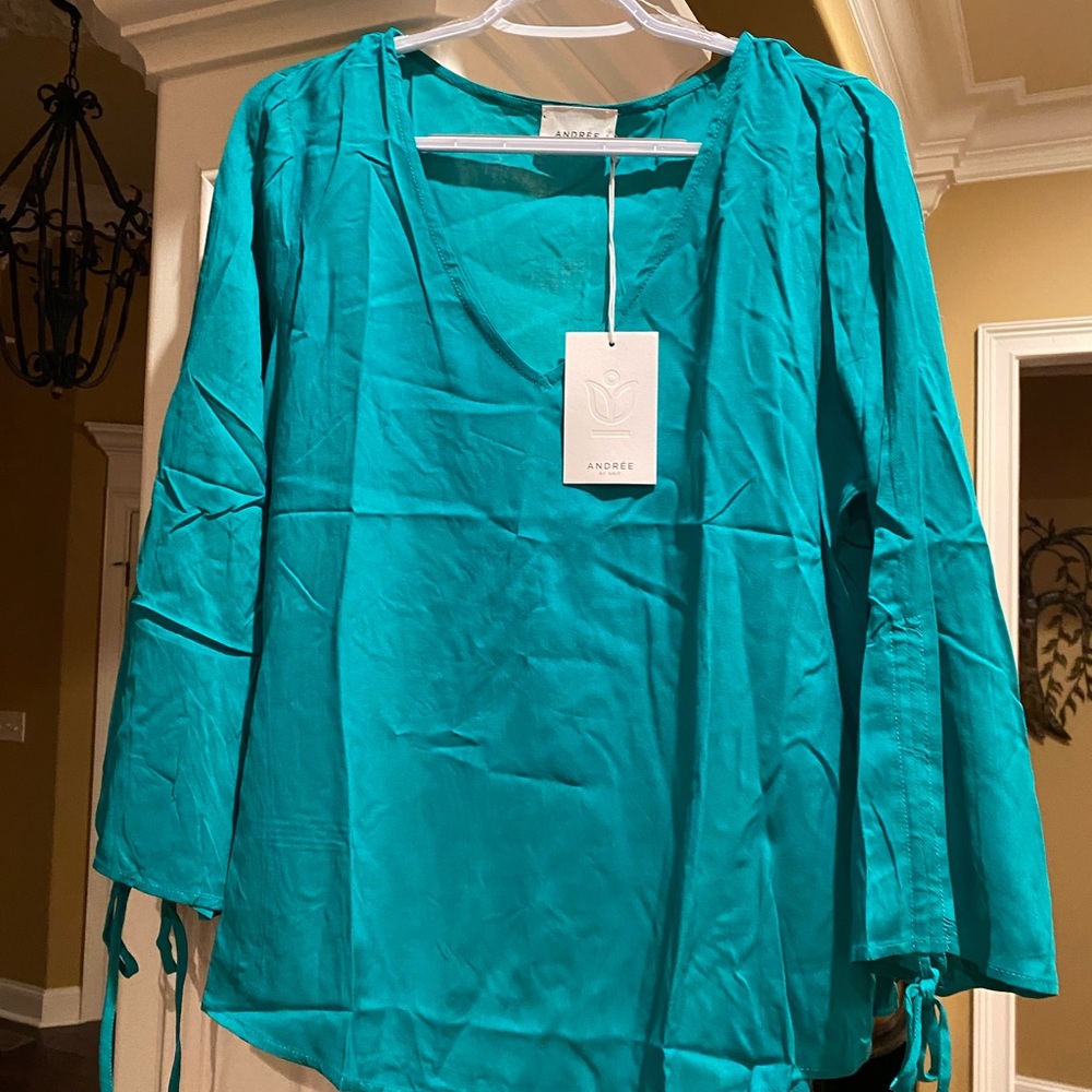 Brand new Andree by unit large blouse